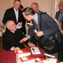 Soire-Besucher im Gesprch mit Kardinal Prof. Dr. Walter Brandmller