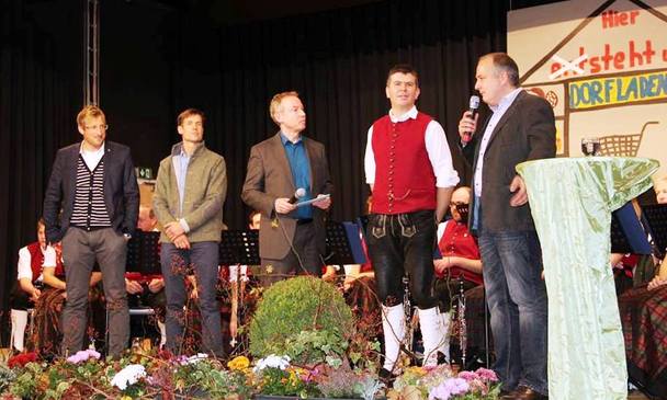Erffnungsfeier des Opfenbacher Dorfmarkts in der Kultur- und Sporthalle Opfenbach