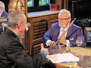 Michael Ragg im TV-Gespräch mit Flötisten-Legende Sir James Galway