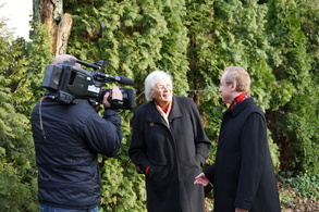 Bei EWTN-Fernsehaufnahmen: Bestsellerautorin Christa Meves und Michael Ragg