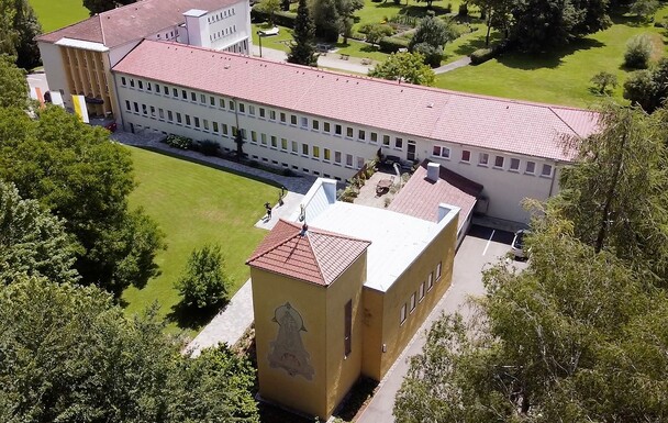 Tagungshaus Regina Pacis in Leutkirch - Ein Haus mit ganz besonderer Atmosph�re veranstaltet Einkehrtage mit der 'seelischen Hausapotheke'