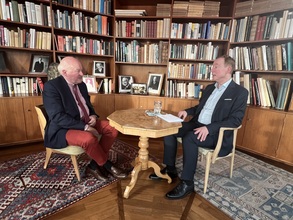 Ein Zeitzeuge, der viel zu sagen hat - Konrad Adenauer, Enkel des gleichnamigen ersten deutschen Bundeskanzlers - im Gespr�ch mit Michael Ragg.