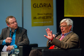 Kirchen-Messe GLORIA 2016 - Michael Ragg interviewt Fernsehstar Siegfried Rauch / Foto: Messe Augsburg, Mateusz Roik